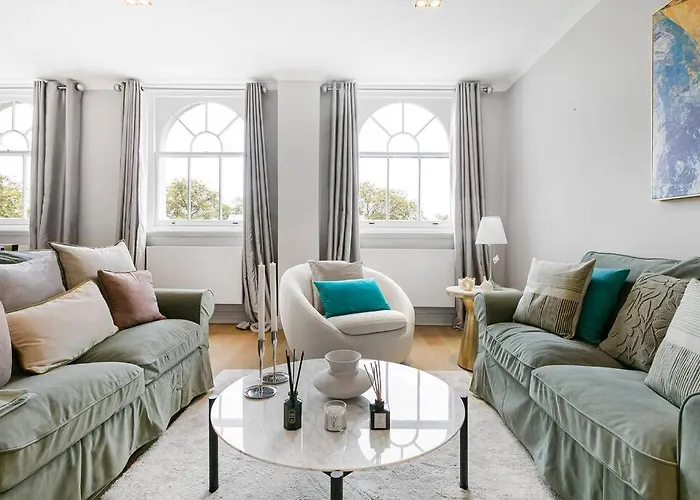 Penthouse Overlooking Hyde Park