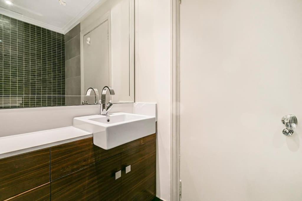 Penthouse Overlooking Hyde Park