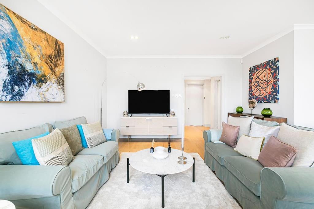 Penthouse Overlooking Hyde Park
