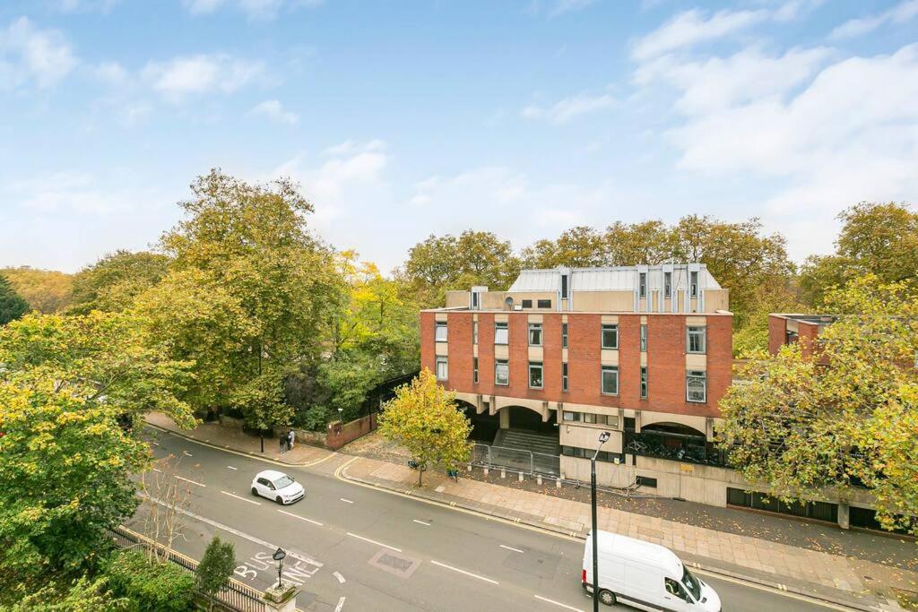 Penthouse Overlooking Hyde Park Appartamento *